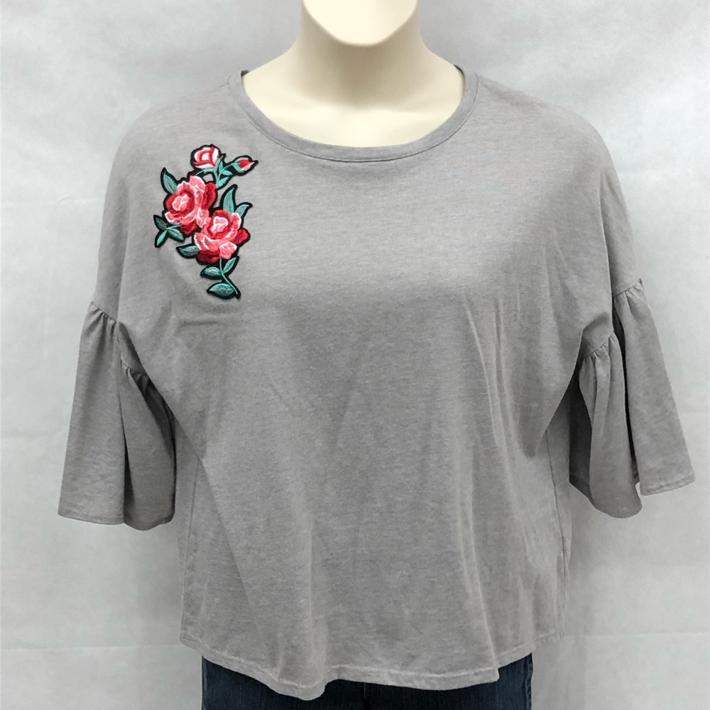 Olivia Sky gray top with embroidered roses - Picture 1 of 8